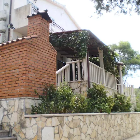 Terra Nostra Hvar